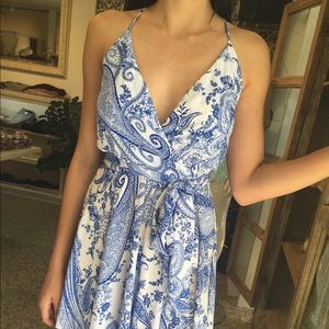 Brand new, never been worn. Paisley dress.